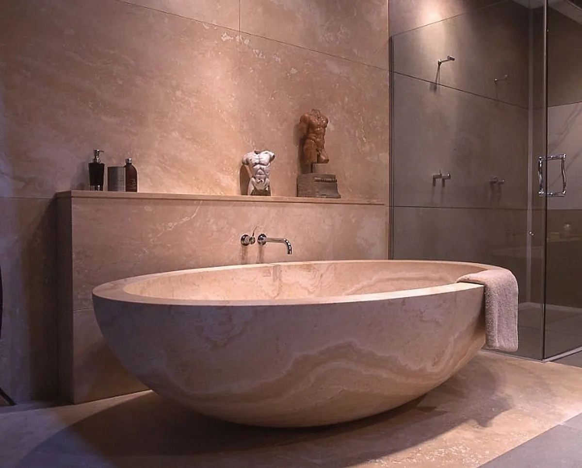 Bagno in marmo e pietra naturale · Marmi di Carrara · lavoro 21