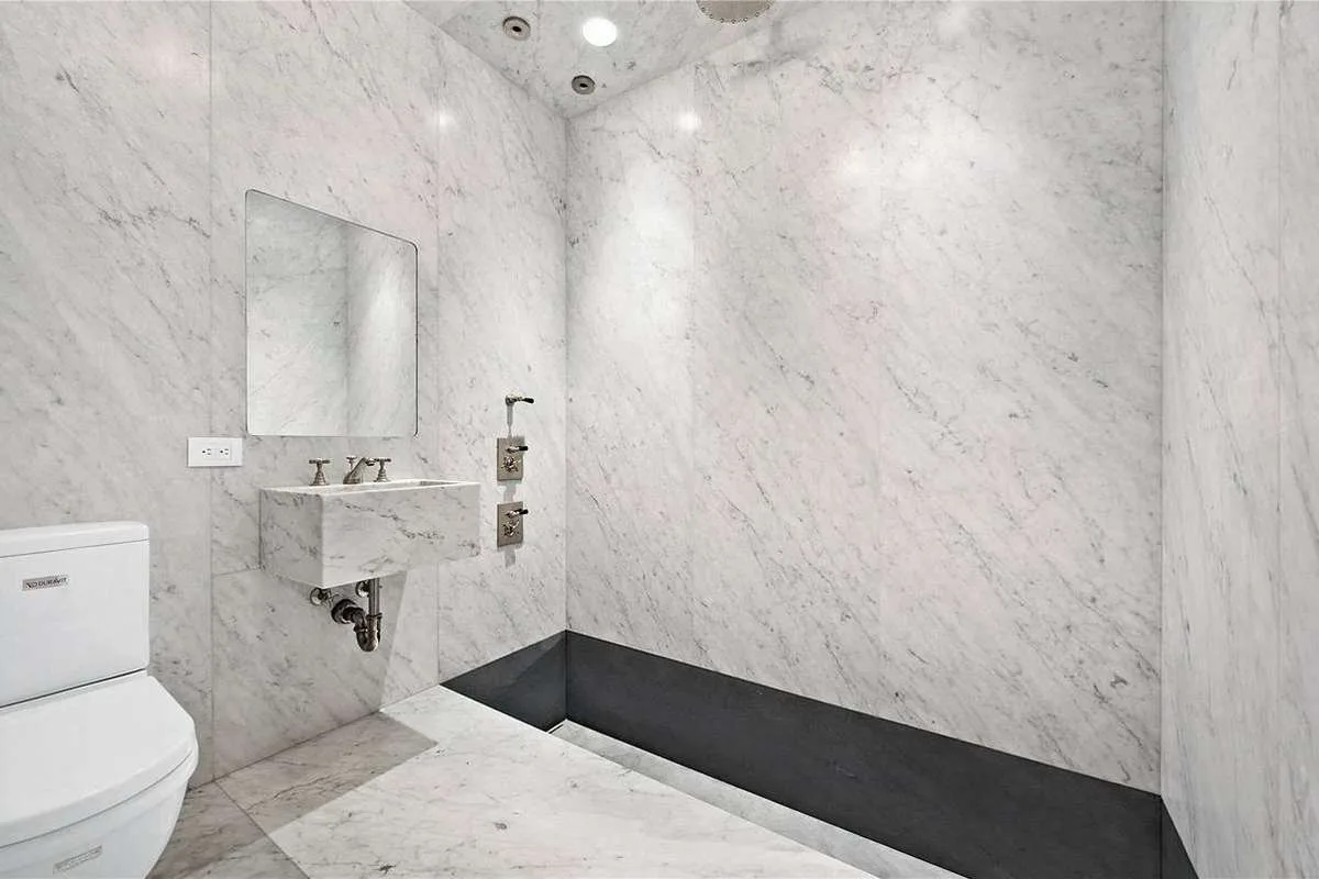 Bagno in marmo e pietra naturale · Marmi di Carrara · lavoro 37