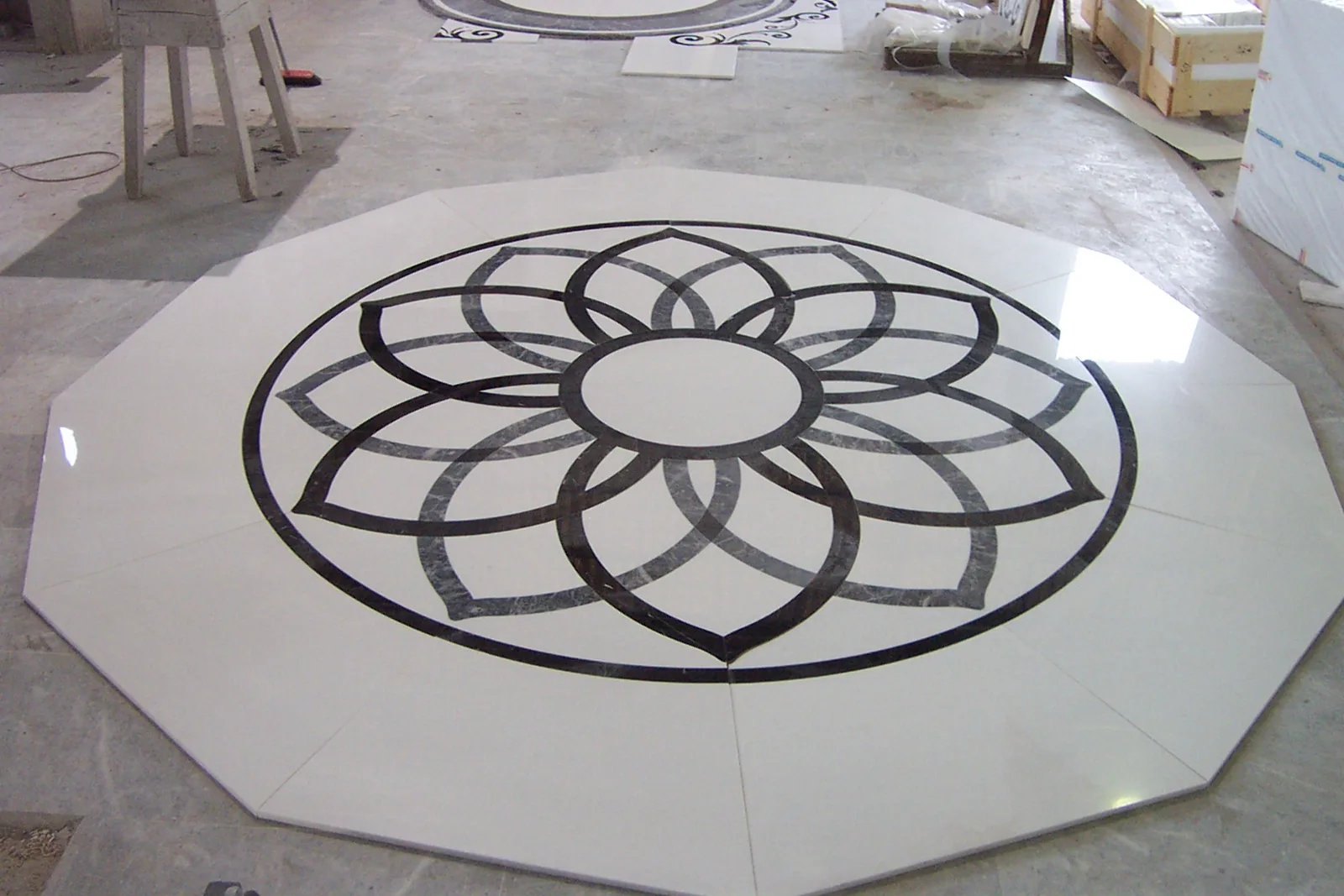 Pavimenti in marmo · Marmi di Carrara