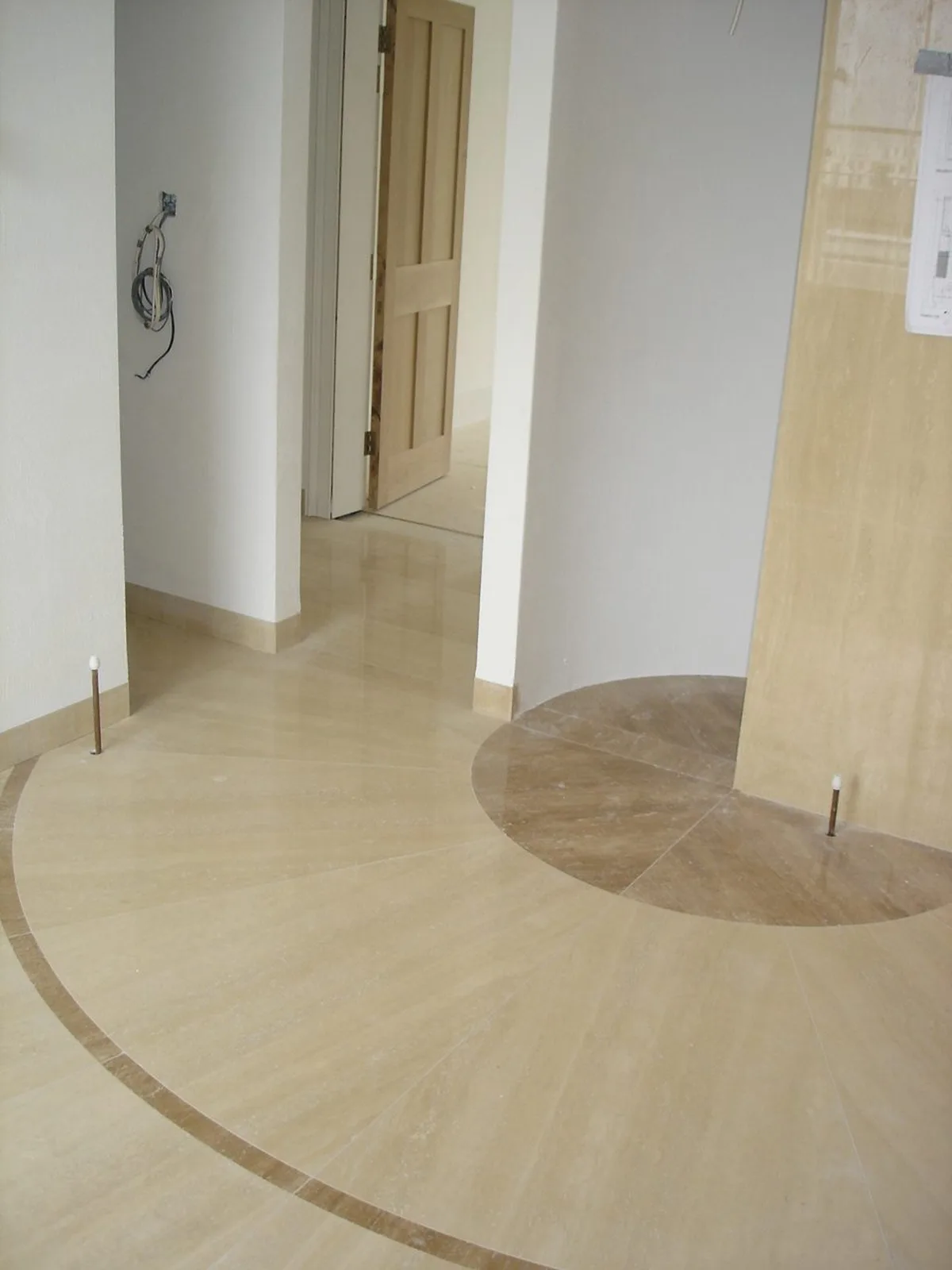 Pavimento in marmo e pietra naturale · Marmi di Carrara · lavoro 25