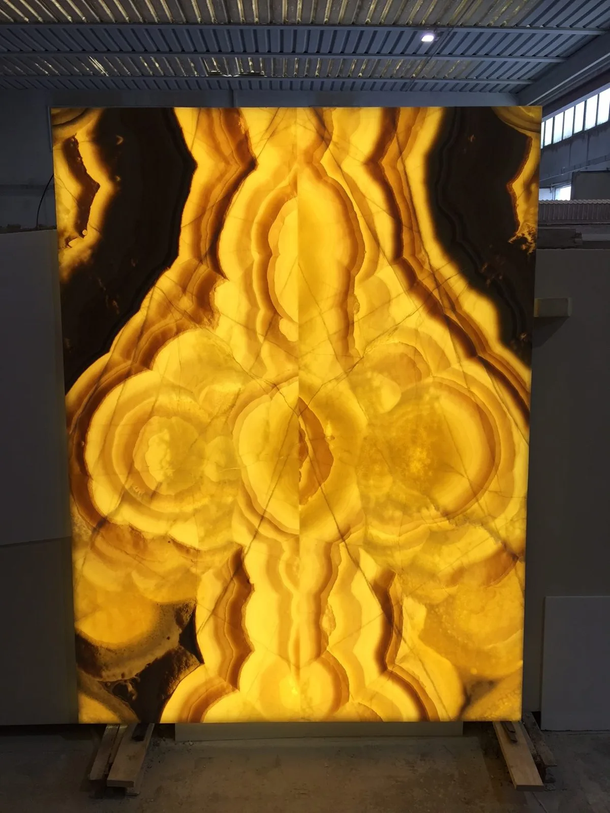 Retroilluminato in marmo e pietra naturale · Marmi di Carrara · lavoro 17