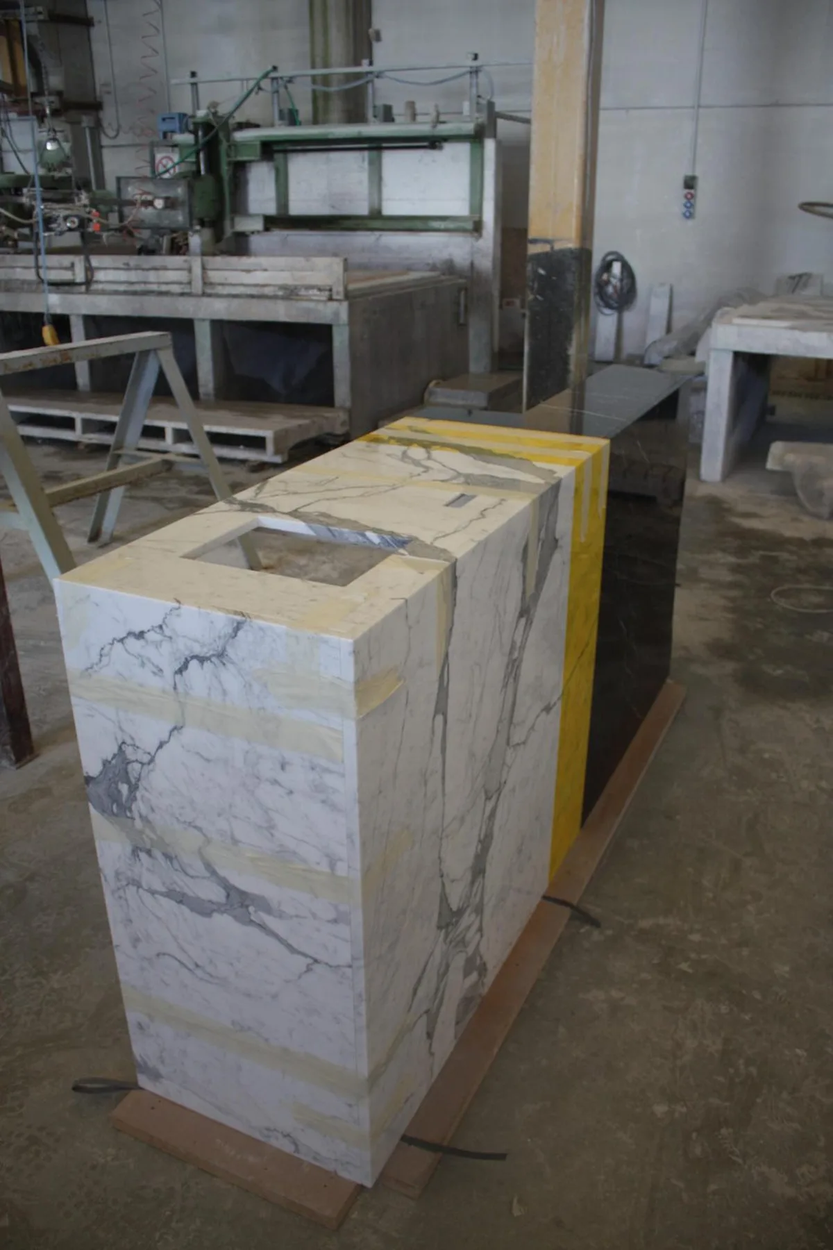 Rivestimento in marmo e pietra naturale · Marmi di Carrara · lavoro 29