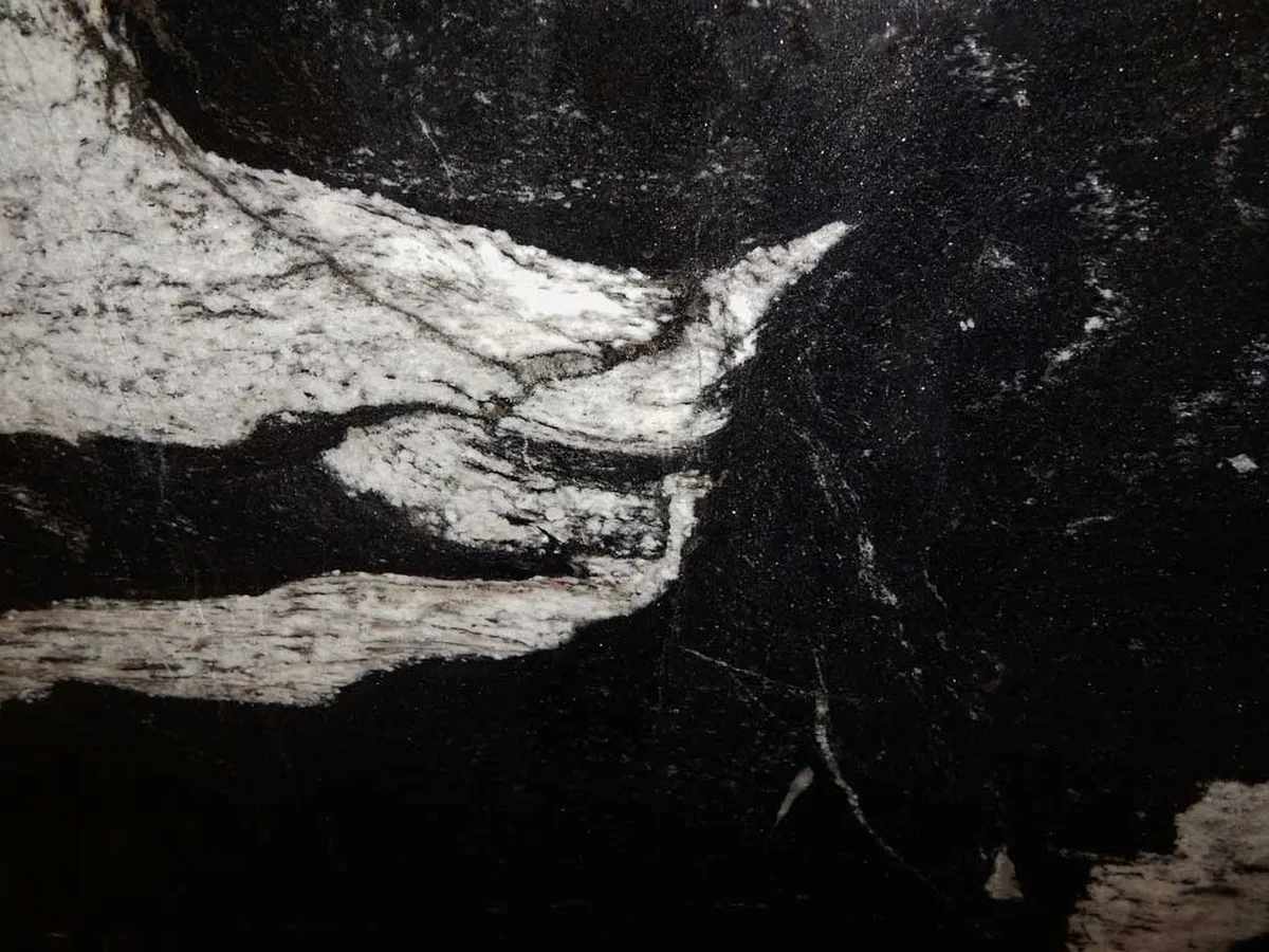 Skyfalls · granit
