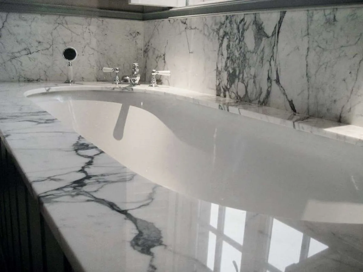 Bagni in marmo e pietra naturale · Marmi di Carrara · progetto 9
