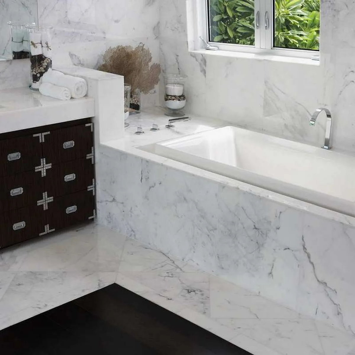 Bagni in marmo e pietra naturale · Marmi di Carrara · progetto 25